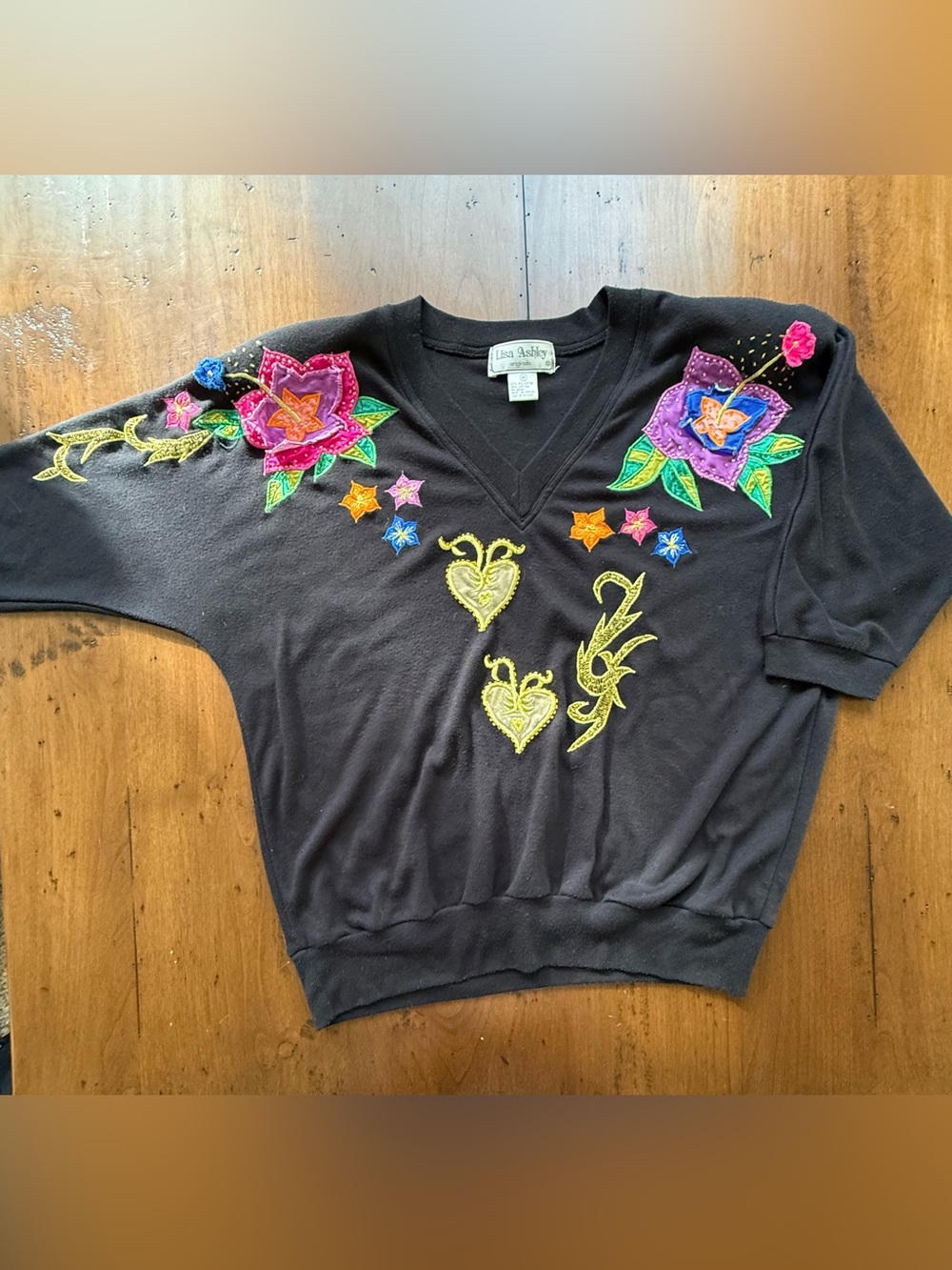 80s 90s Lisa Ashley Black V-Neck Embroidered Floral & Heart Sweatshirt